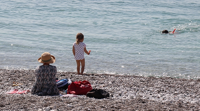 ANTALYA'DA NİSANDA DENİZ KEYFİ