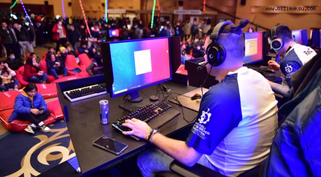 Kepez’de E-SPORFEST başladı 