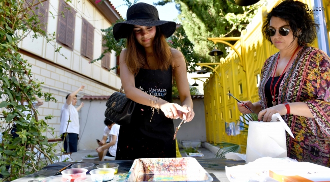 KALEİÇİ SOKAKLARI SANATLA RENKLENDİ