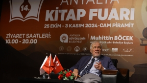 KİTAP FUARI’NDA İLBER ORTAYLI’YA BÜYÜK İLGİ 