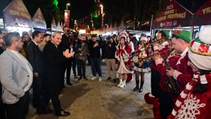 Kocagöz, Kepez’in Yılbaşı Festivali’ni gezdi