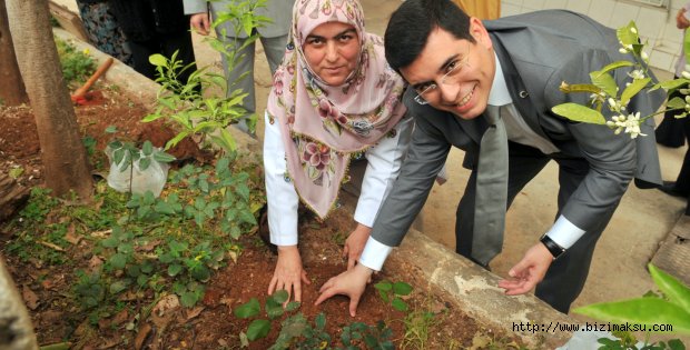 “Kutlu Doğum Haftası” anısına gül dikti